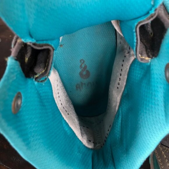 Ahnu Vibram Waterproof Hiker (Sz 8.5) - Picture 9 of 10